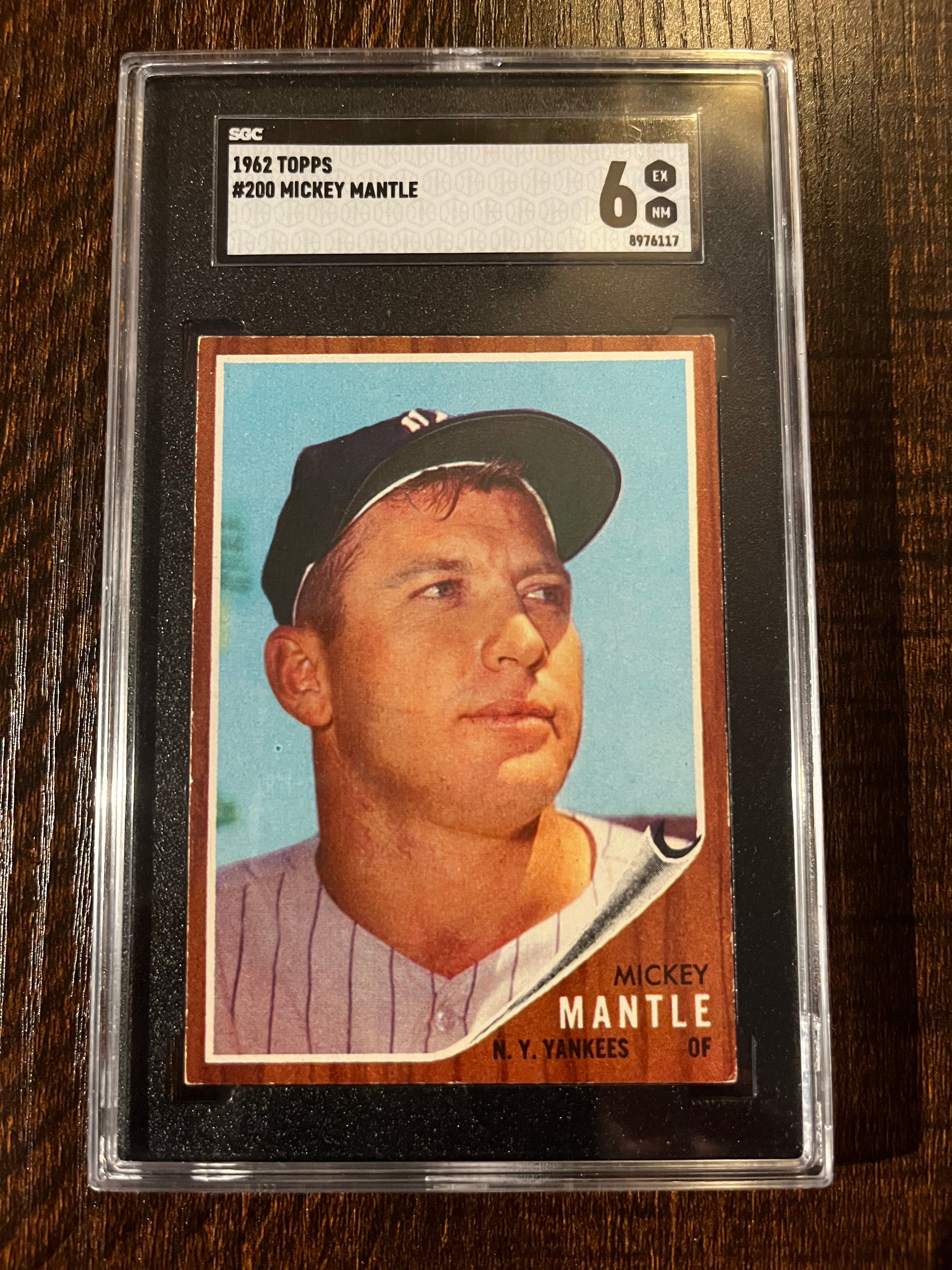 Dead Centered 1962 Topps Mickey Mantle #200 SGC 6